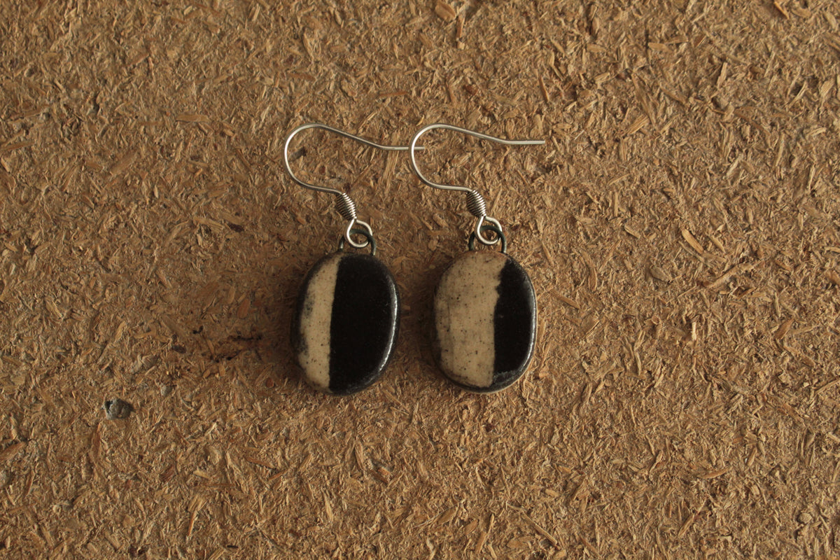 Small marble oval dangling earrings