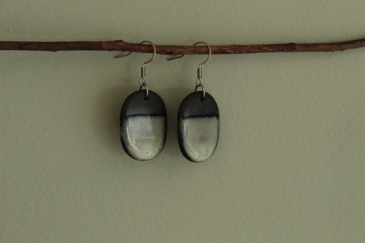 Maira oval dangling earrings