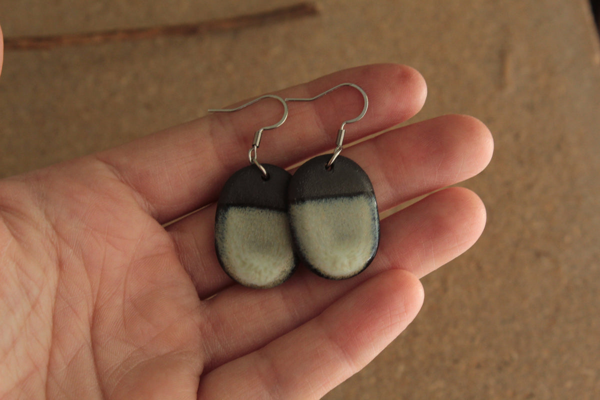 Maira oval dangling earrings
