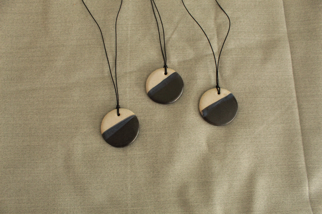 Three colored circle necklace