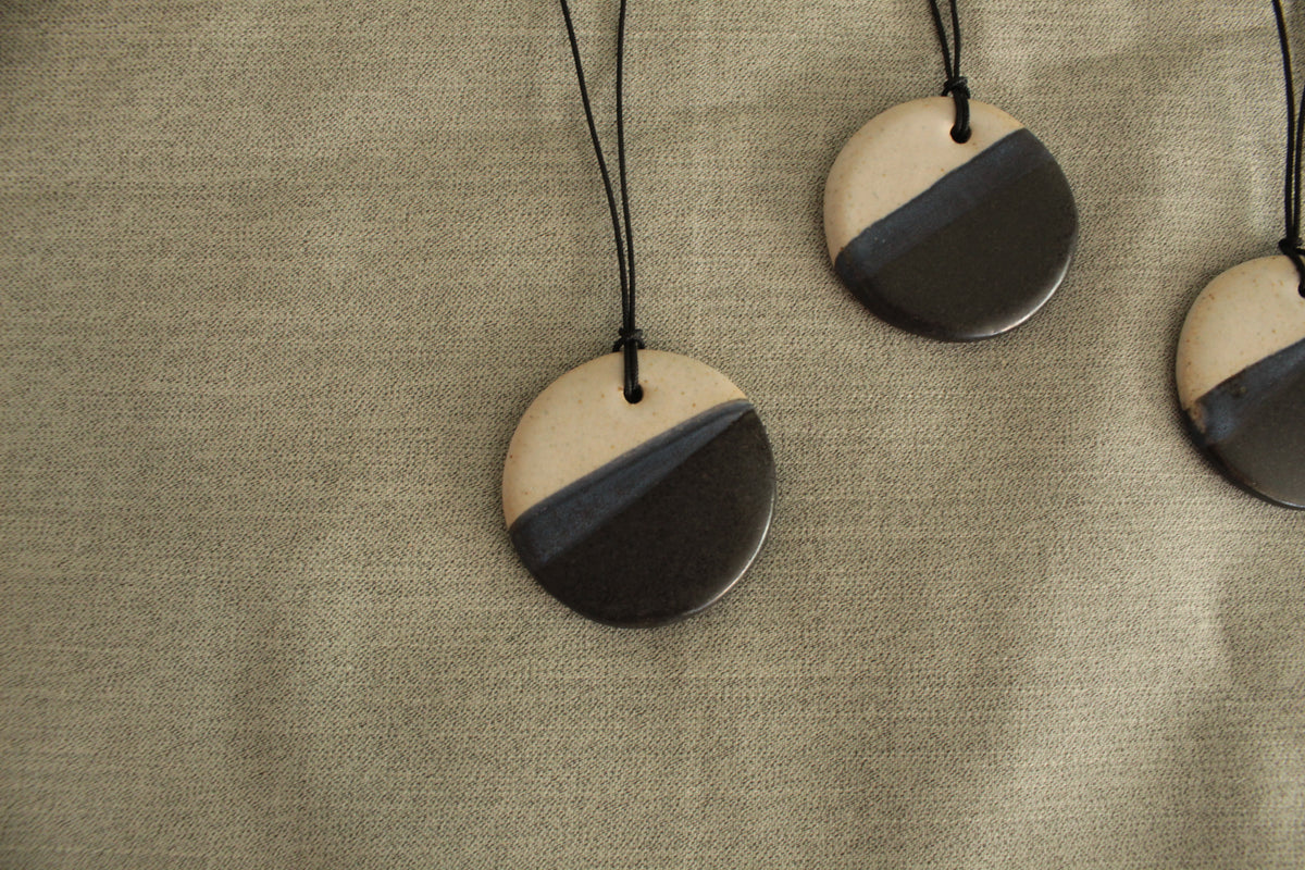 Three colored circle necklace
