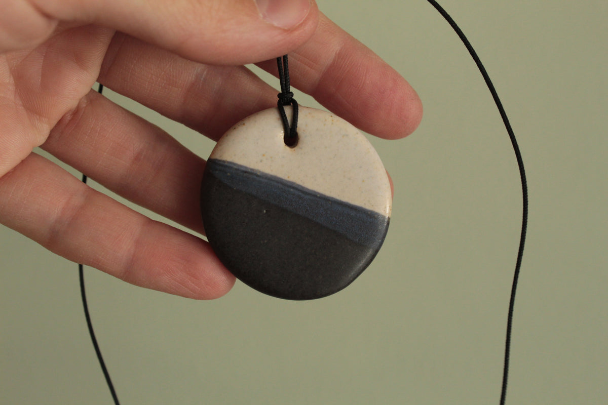 Three colored circle necklace