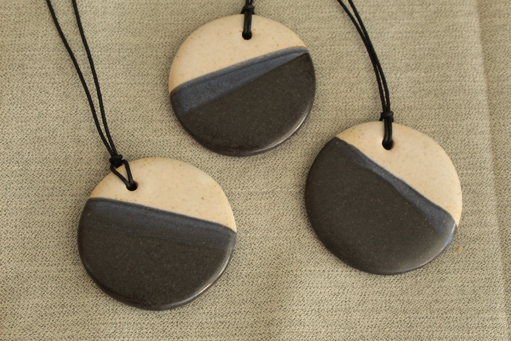Three colored circle necklace