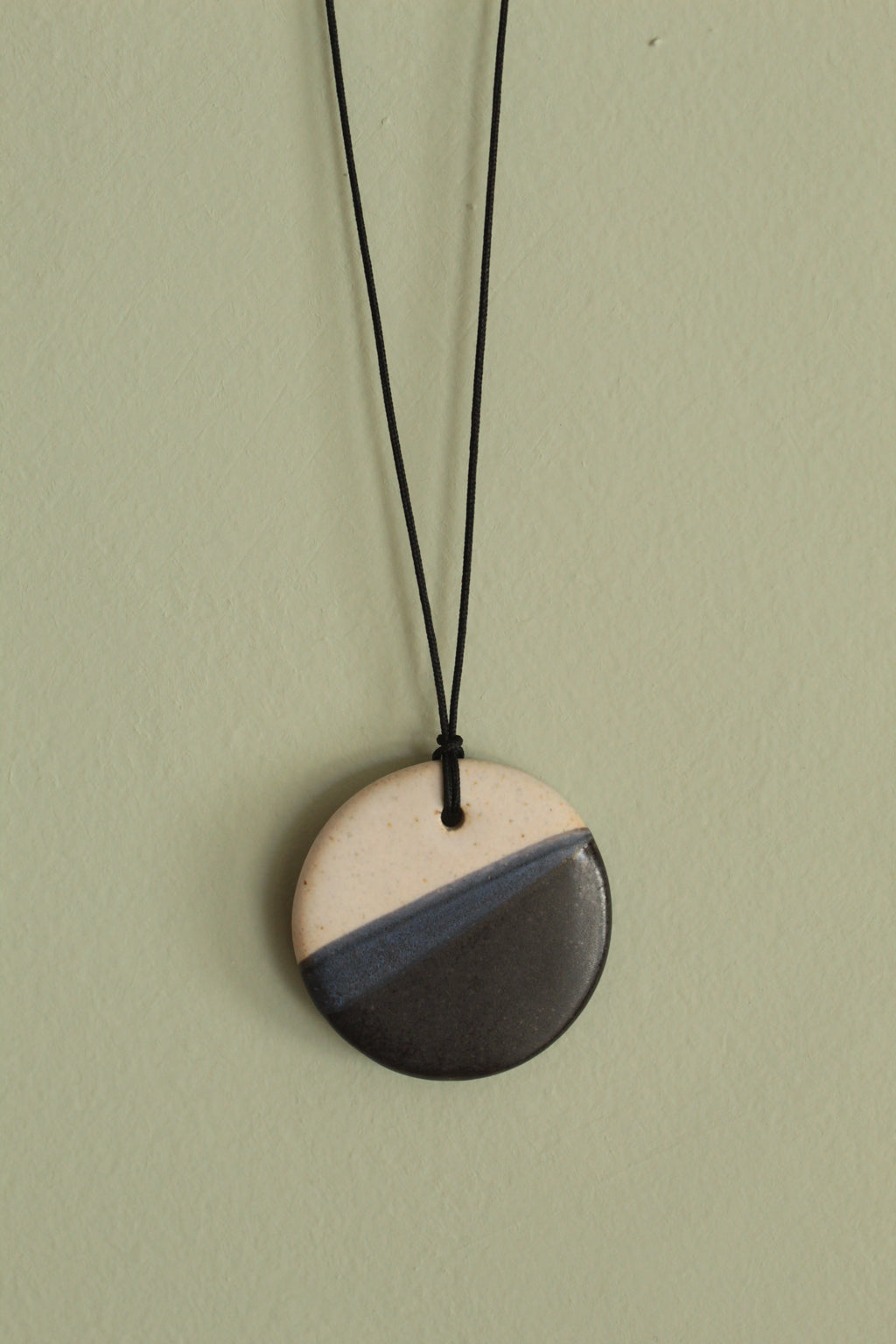 Three colored circle necklace