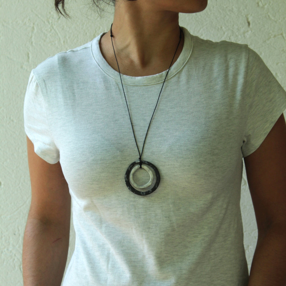 Black and white hoops porcelain necklace with white design