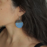 Load image into Gallery viewer, Black and blue circle dangling earrings
