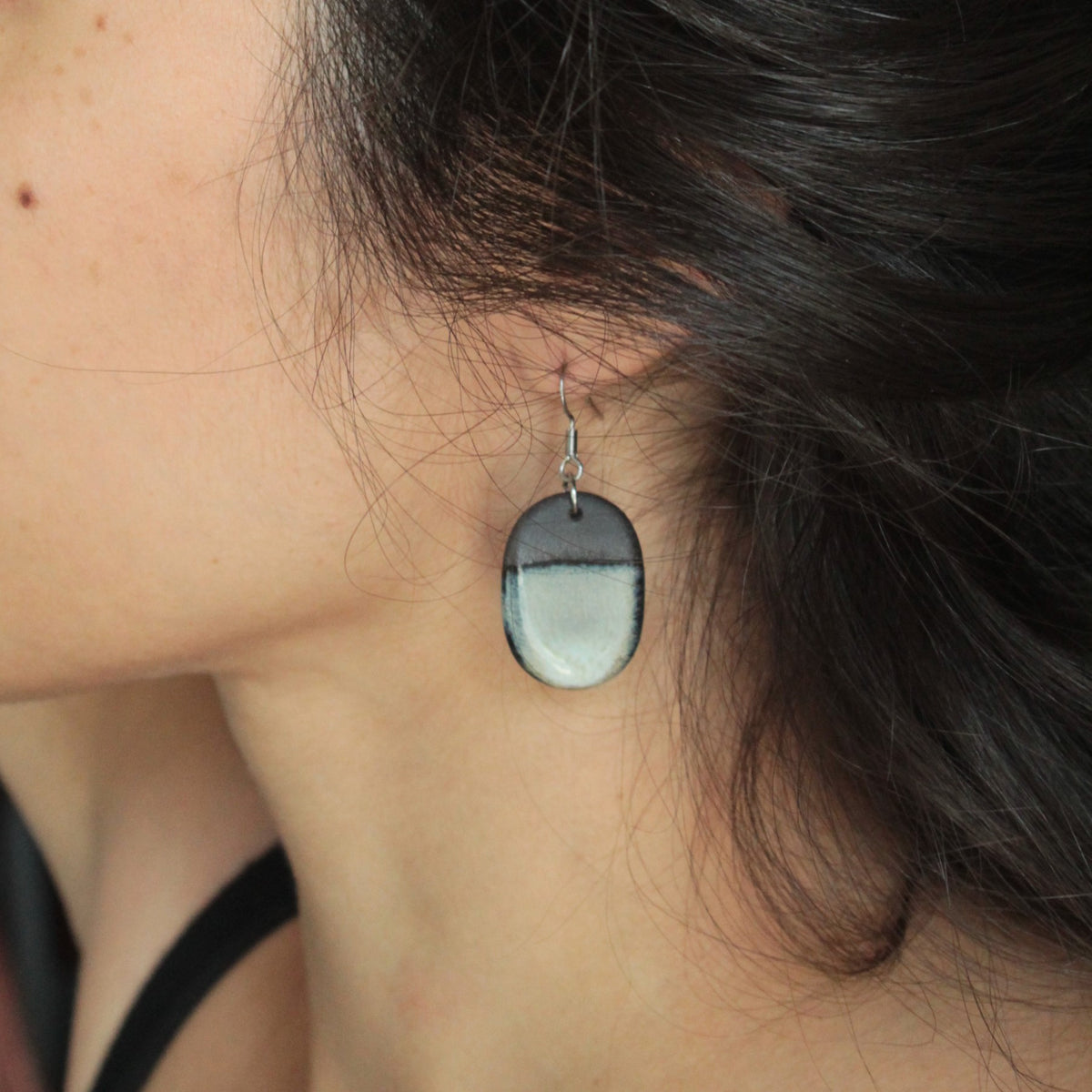Maira oval dangling earrings