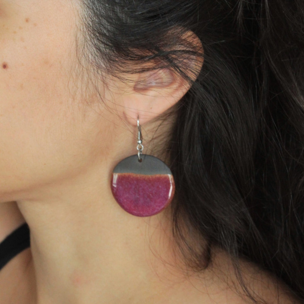 Black and ruby circle dangling earrings