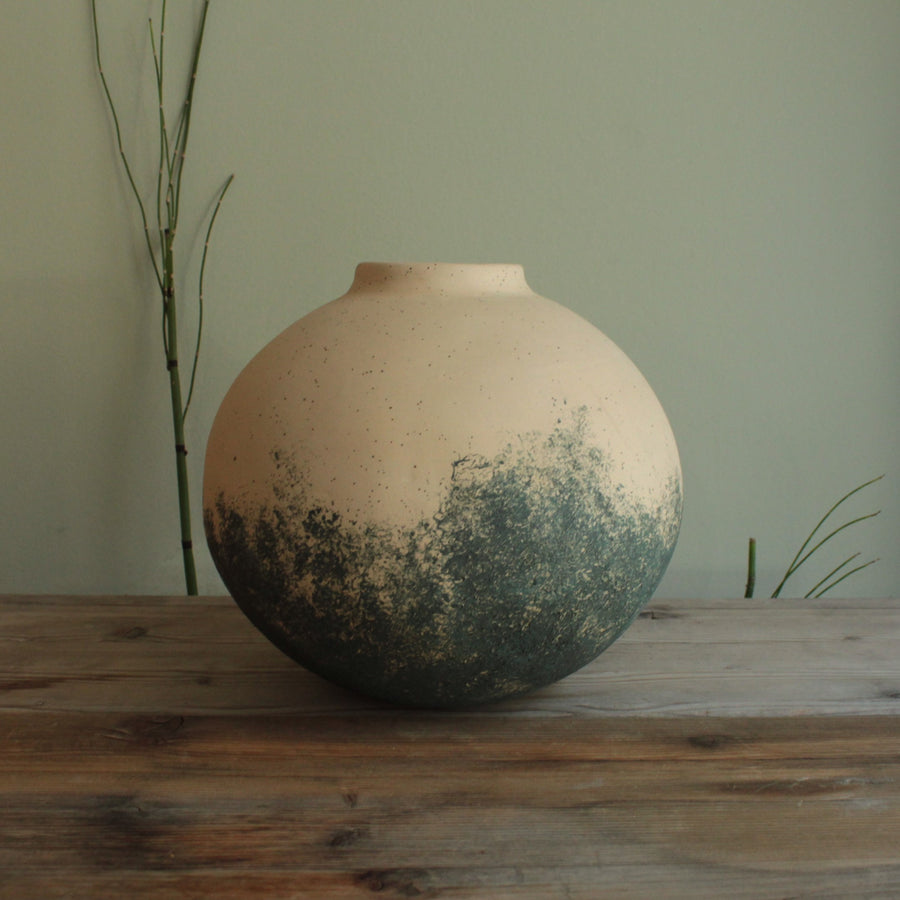 Blue design round vase