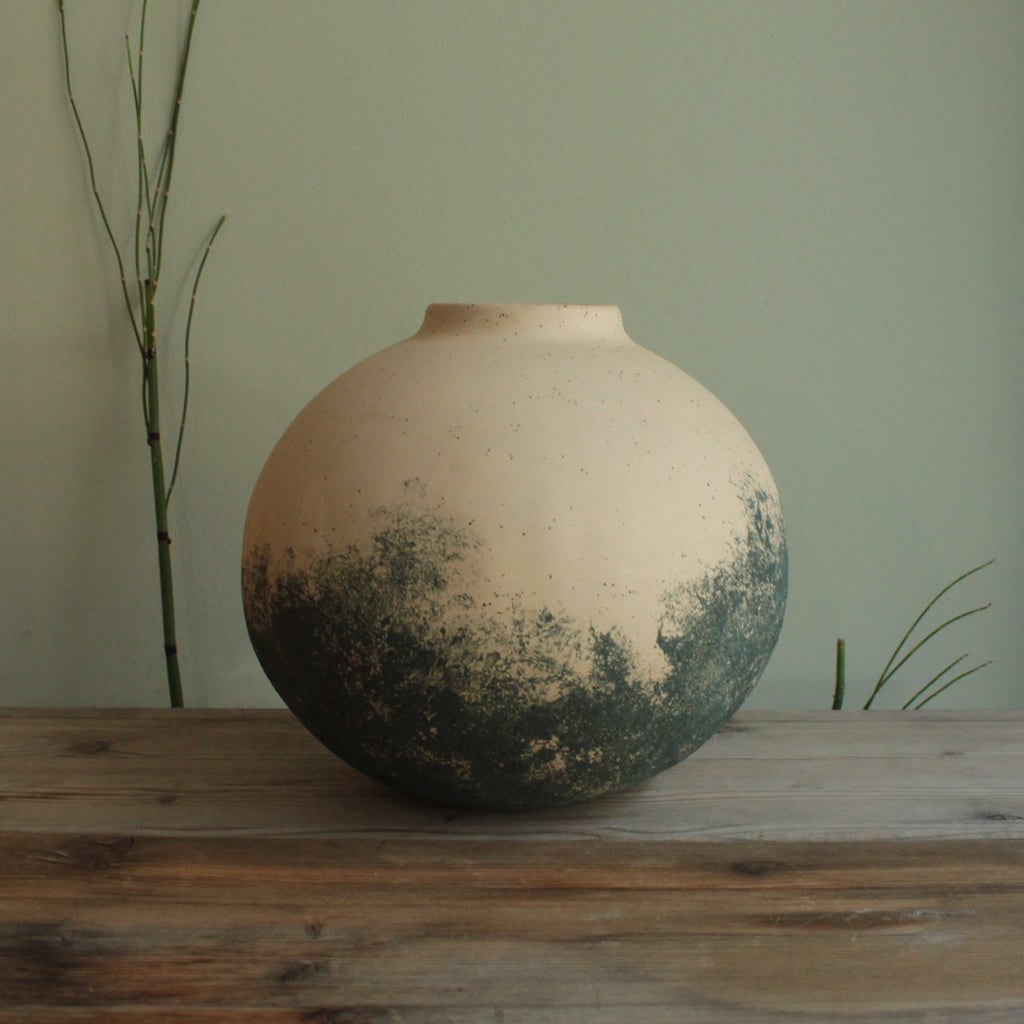 Blue design round vase