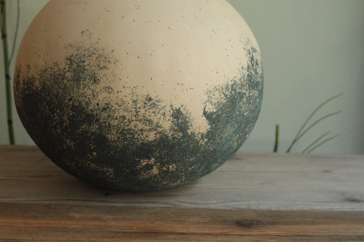 Blue design round vase