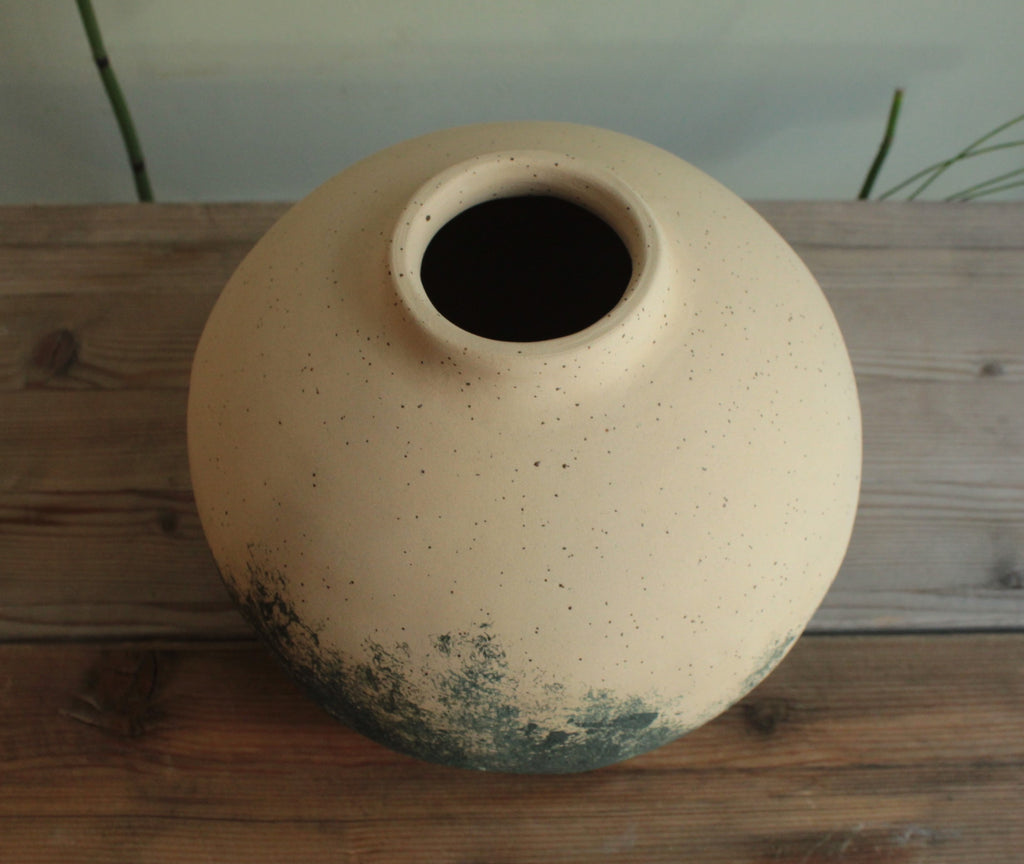 Blue design round vase