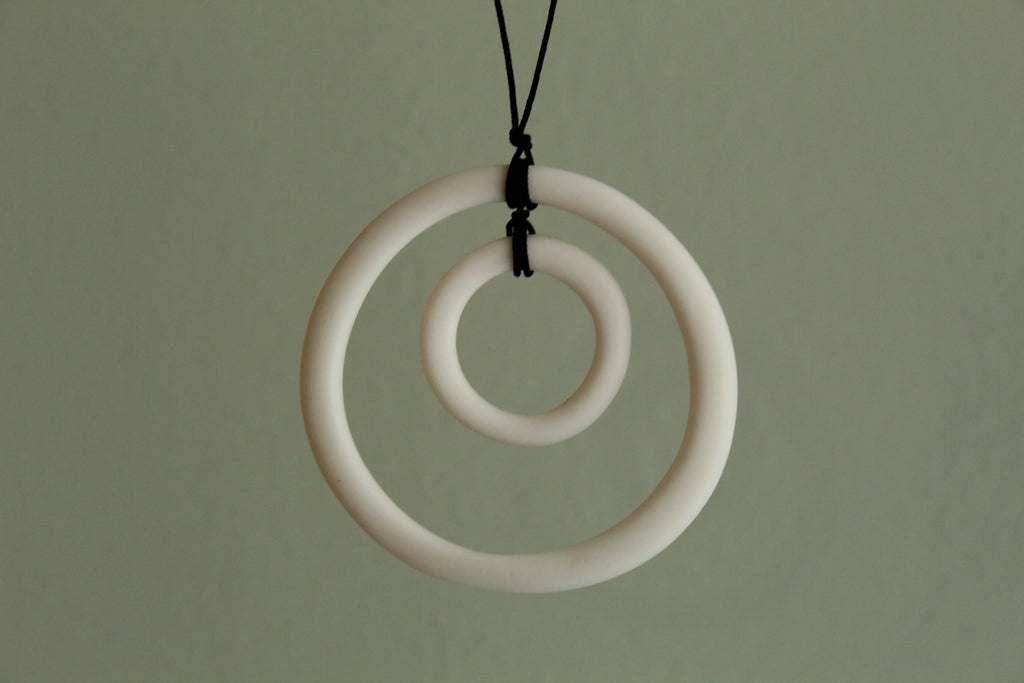 White hoops porcelain necklace