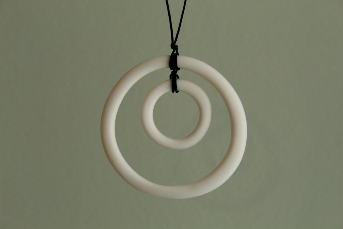 White hoops porcelain necklace