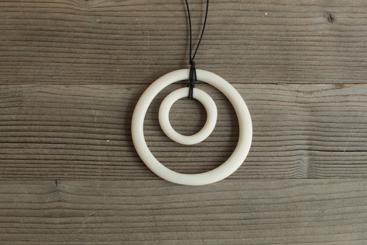 White hoops porcelain necklace