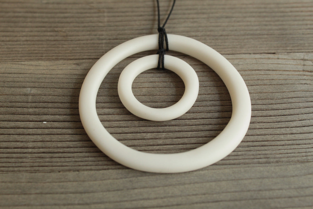 White hoops porcelain necklace