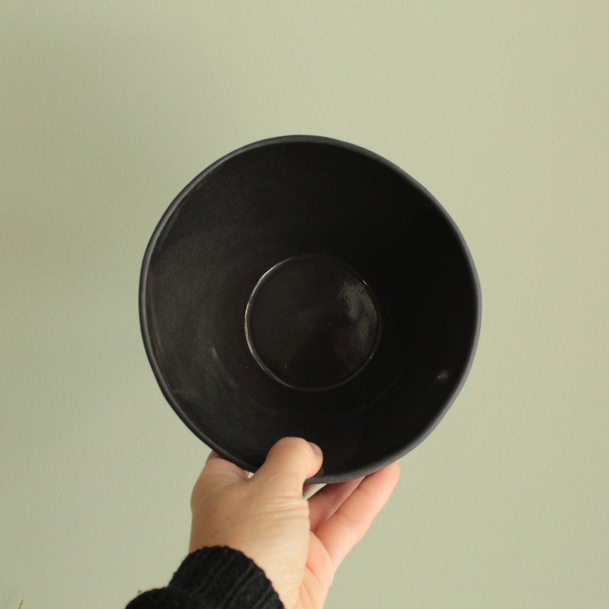 White line bowl