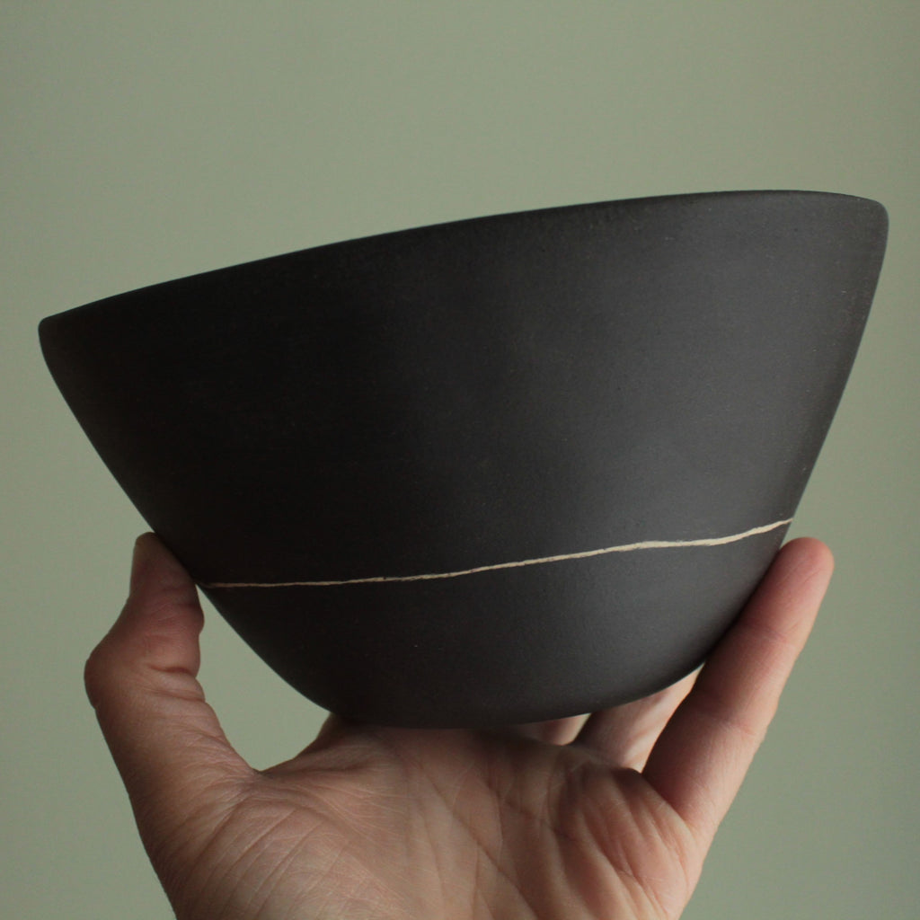 White line bowl