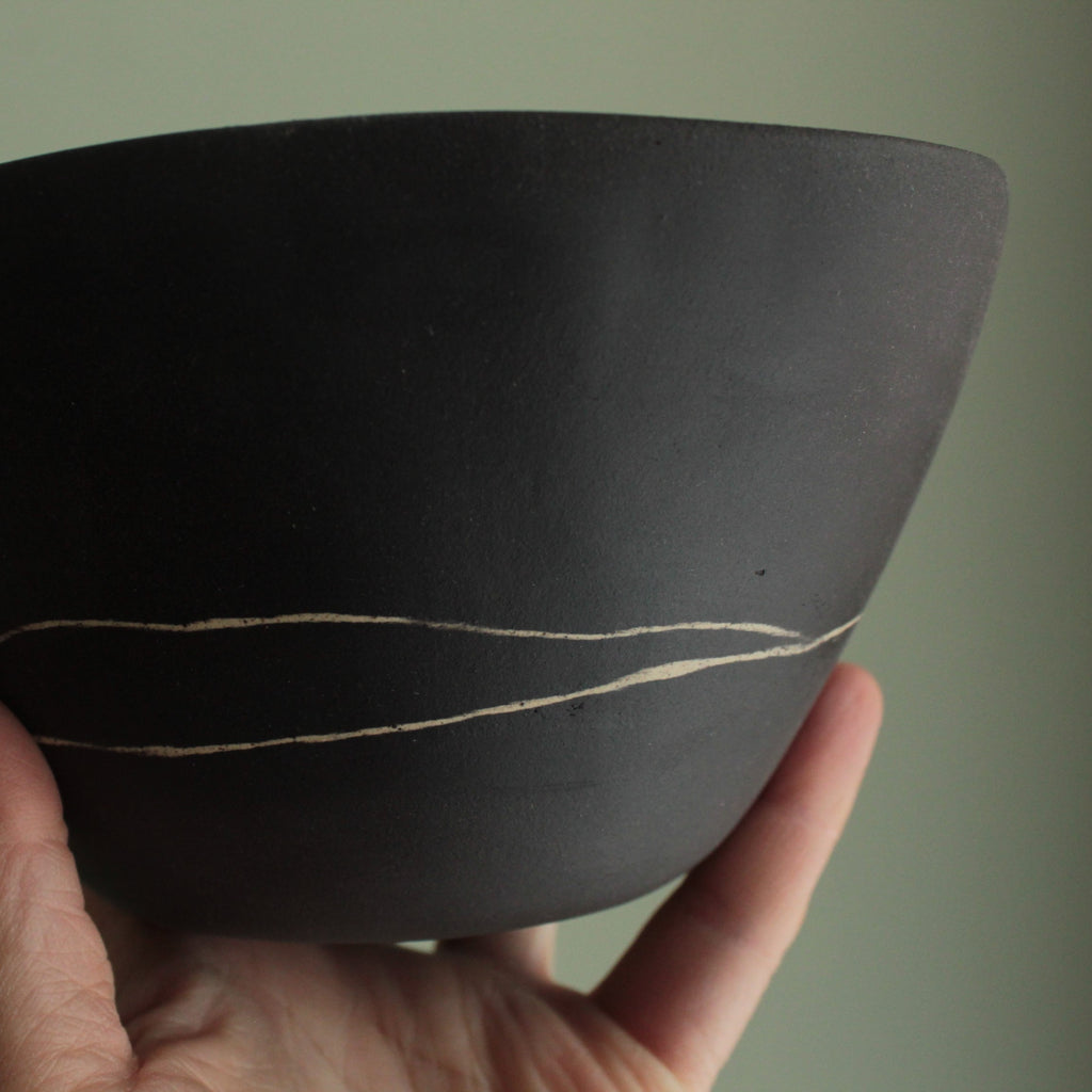 White line bowl