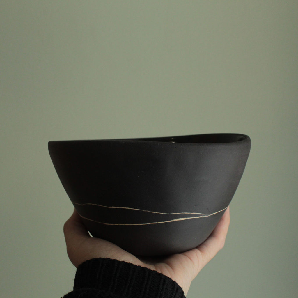 White line bowl