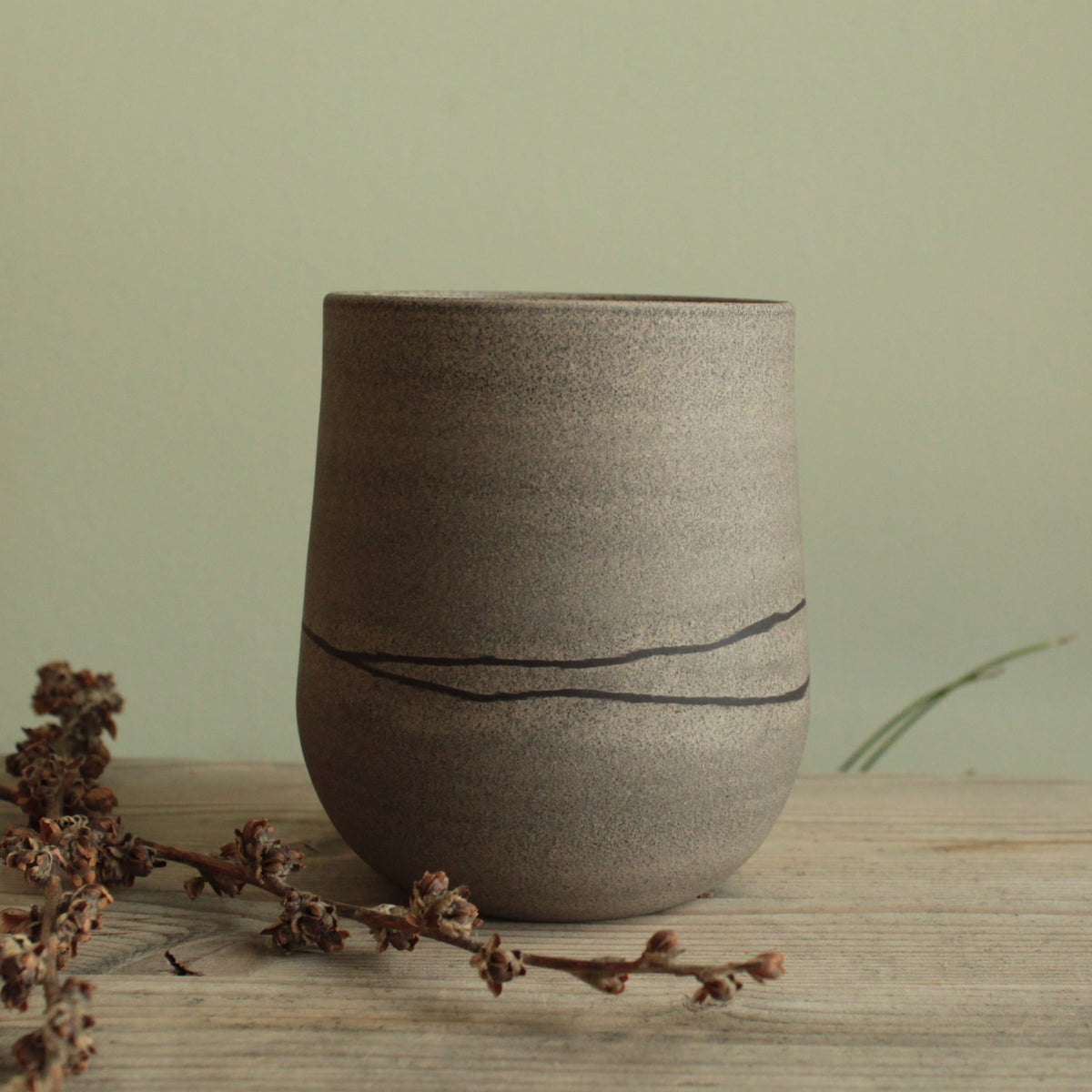 Black line cup