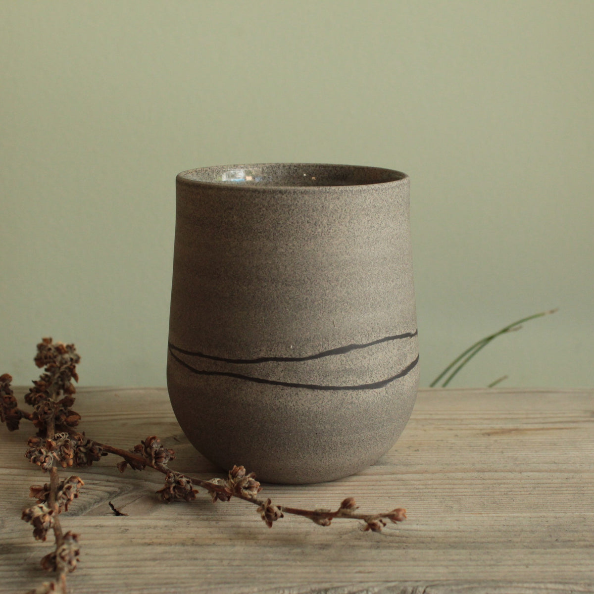 Black line cup