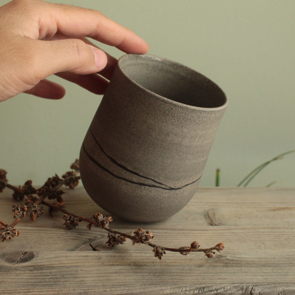 Black line cup
