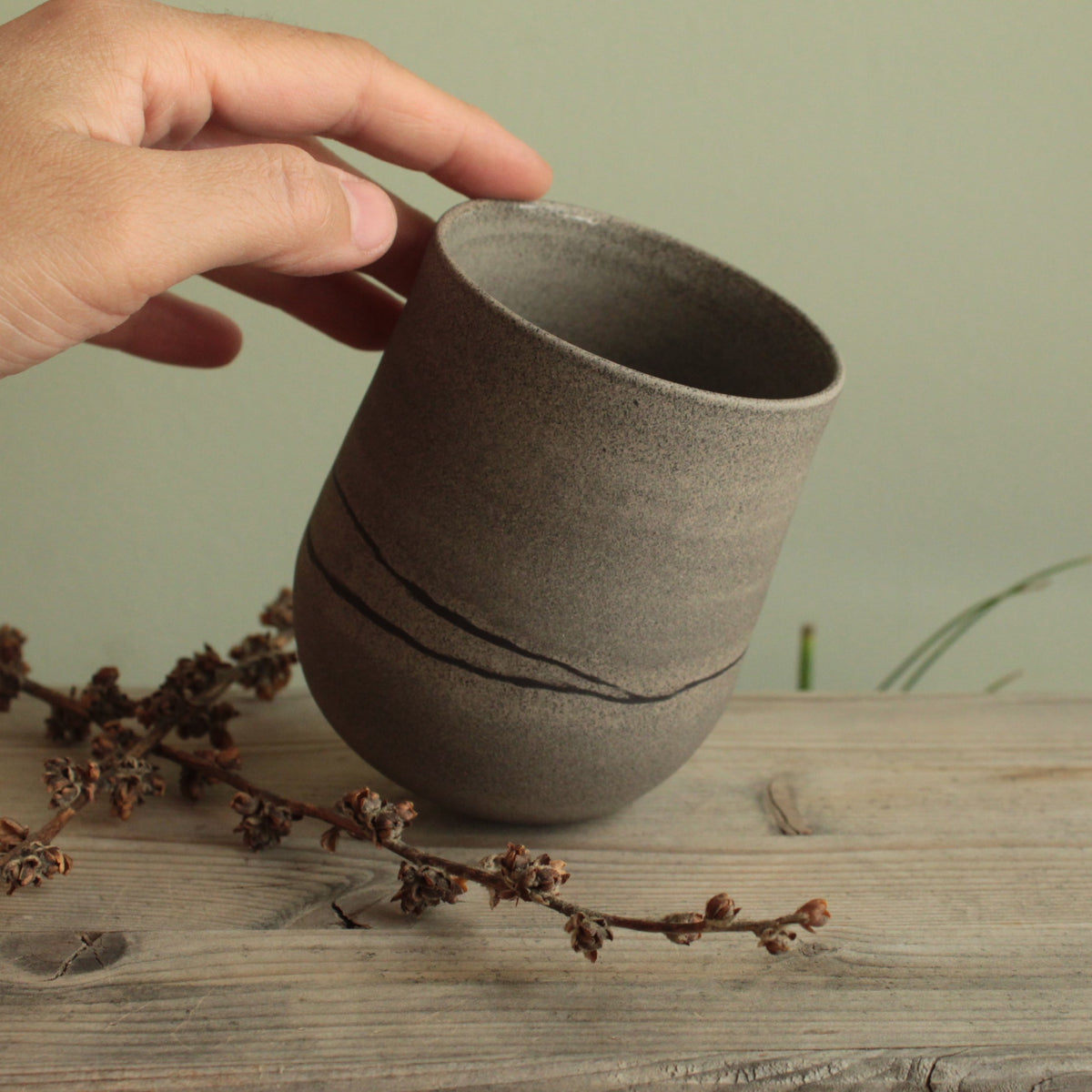 Black line cup