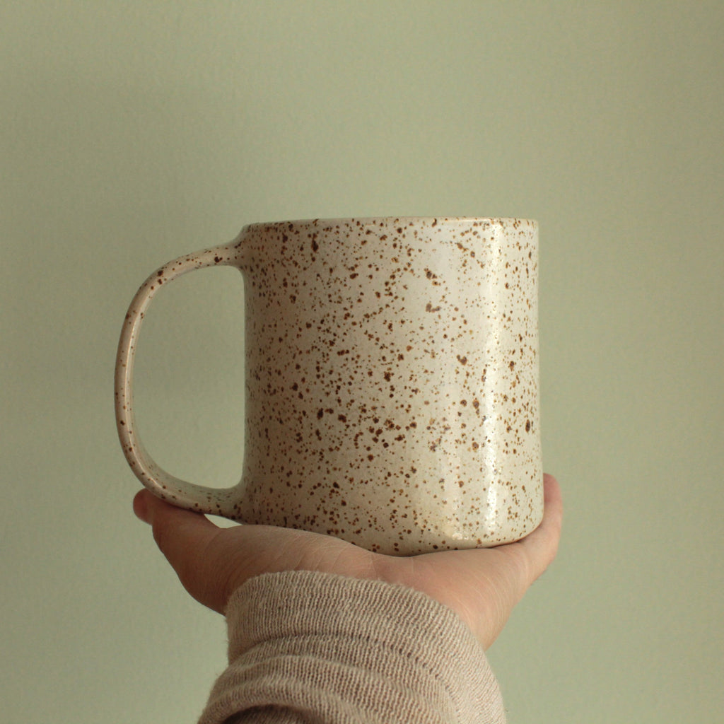 400ml White speckled mug