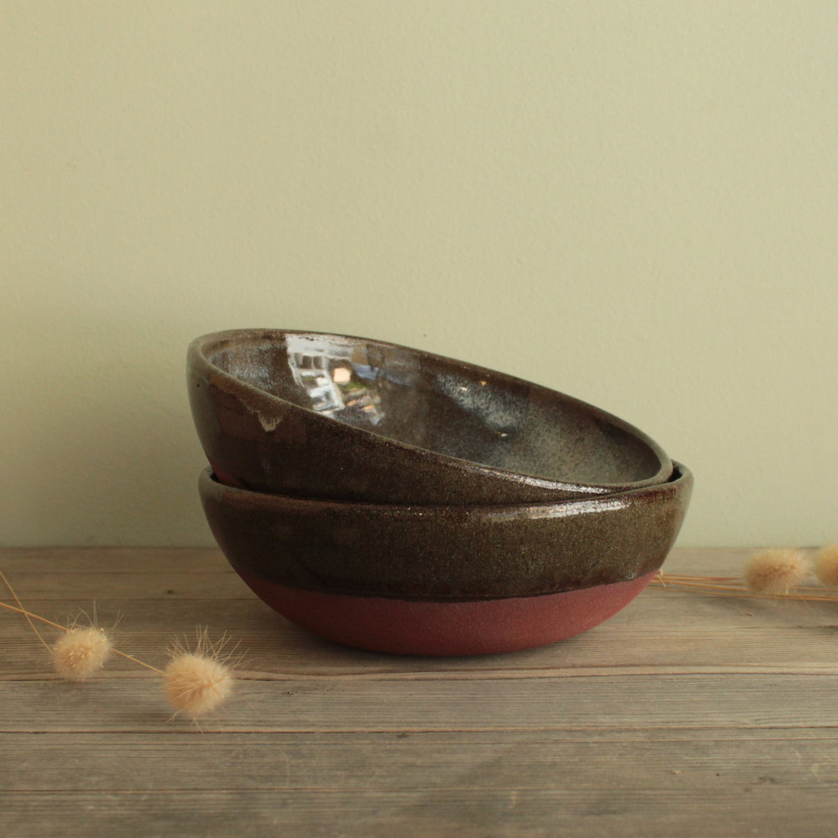 Medium green-red bowl