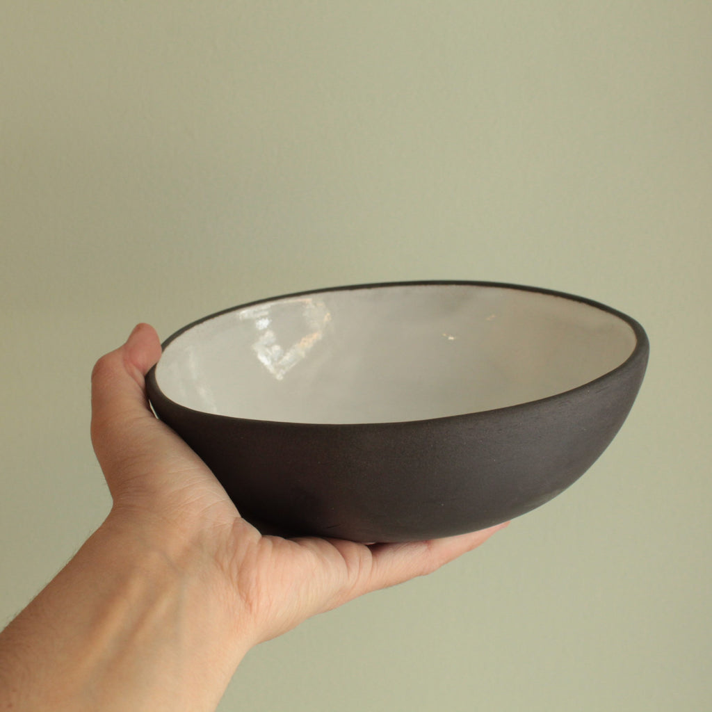 Black and white bowl size 2