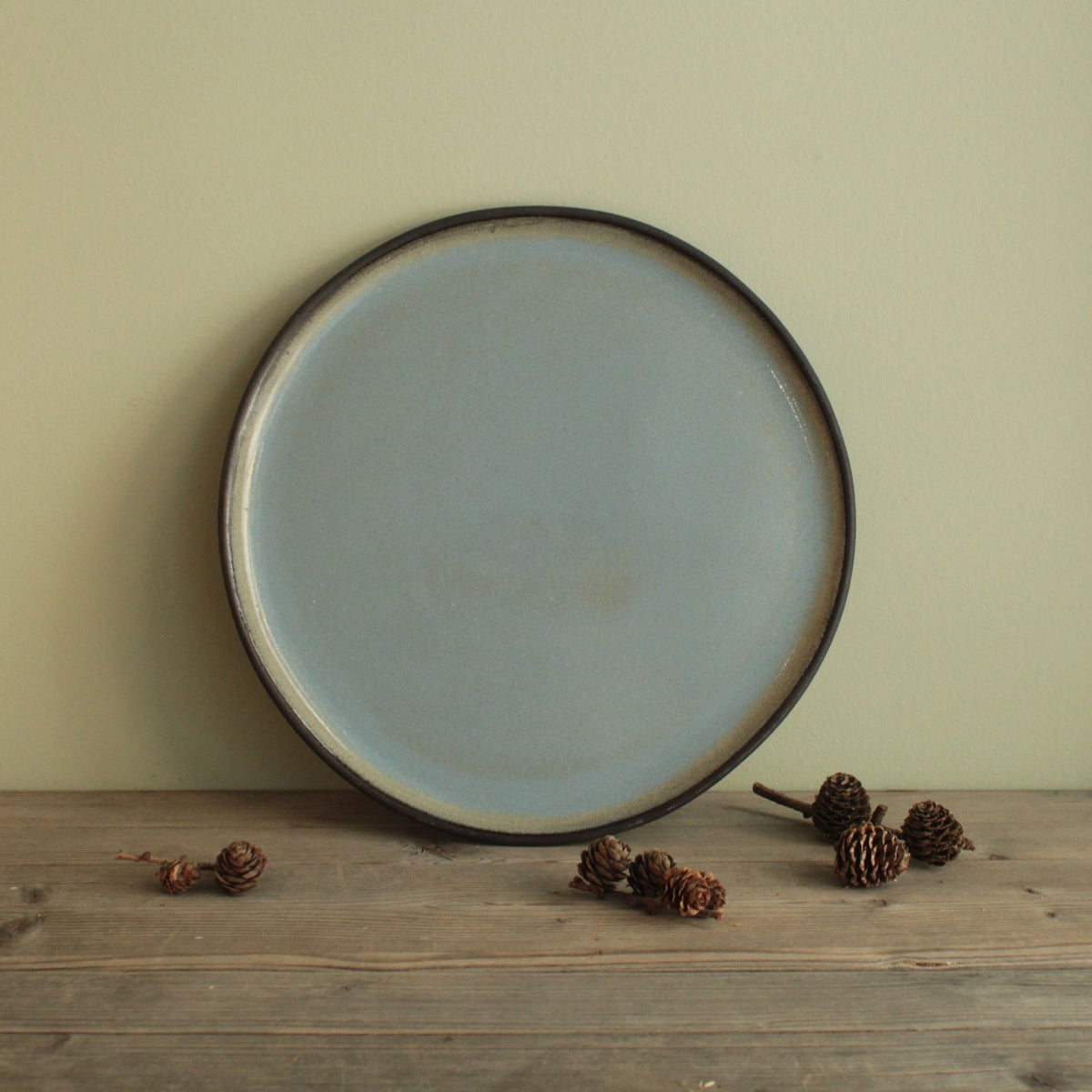 Black and sage dinner plate