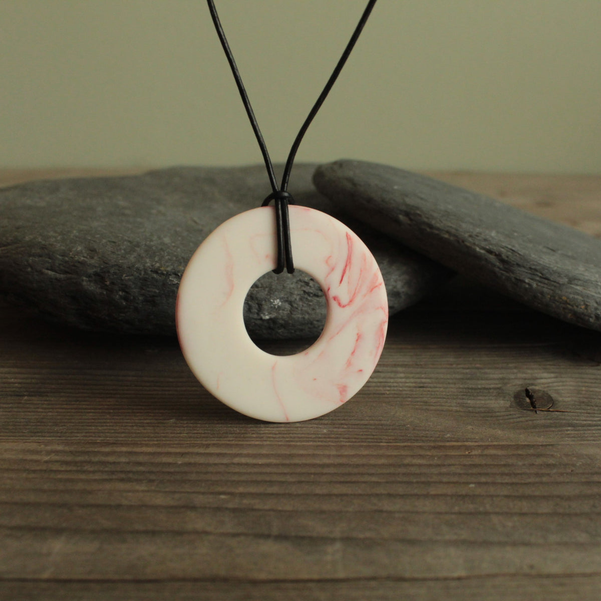 Marble porcelain necklace with leather cord - red
