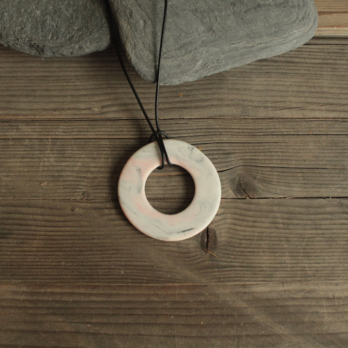 Marble porcelain necklace with leather cord - black & red
