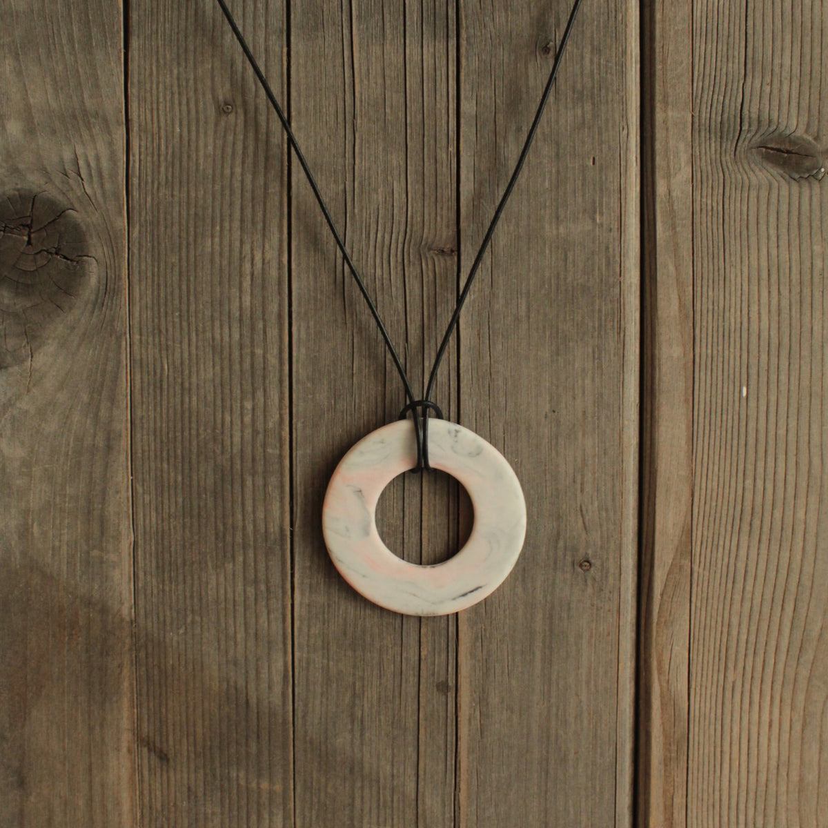 Marble porcelain necklace with leather cord - black & red