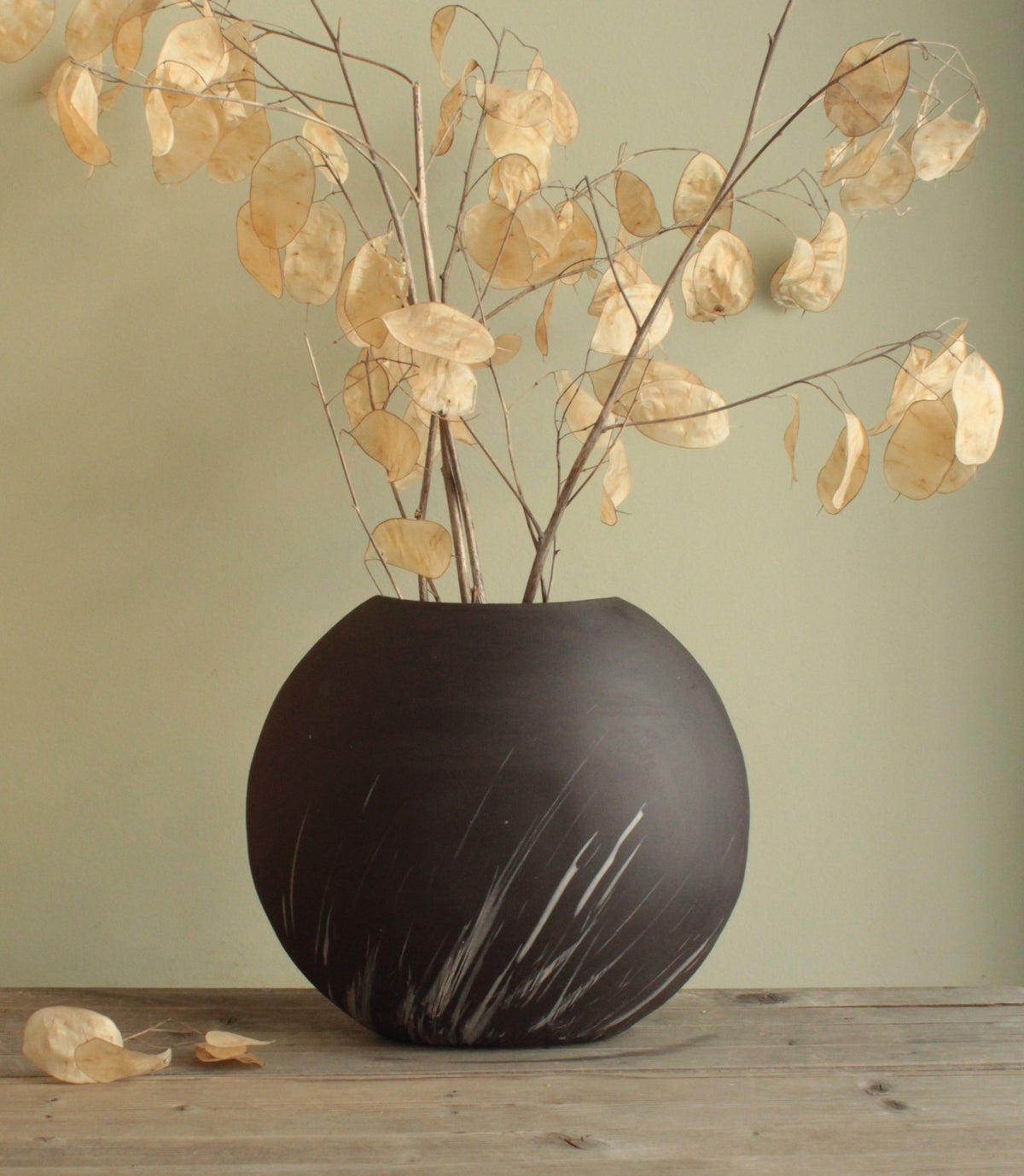 Comet rain vase