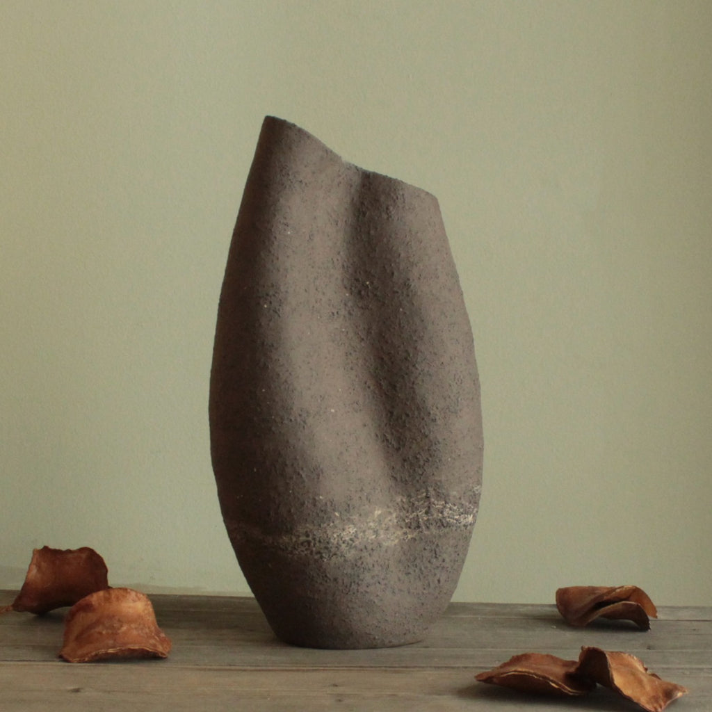 Menhir vase