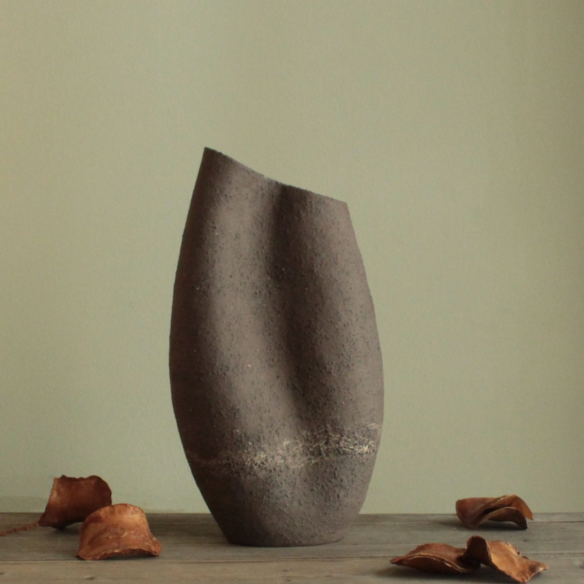 Menhir vase