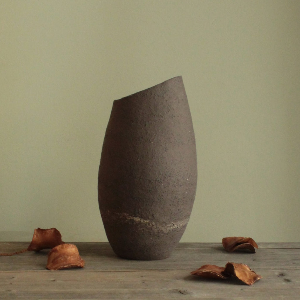 Menhir vase