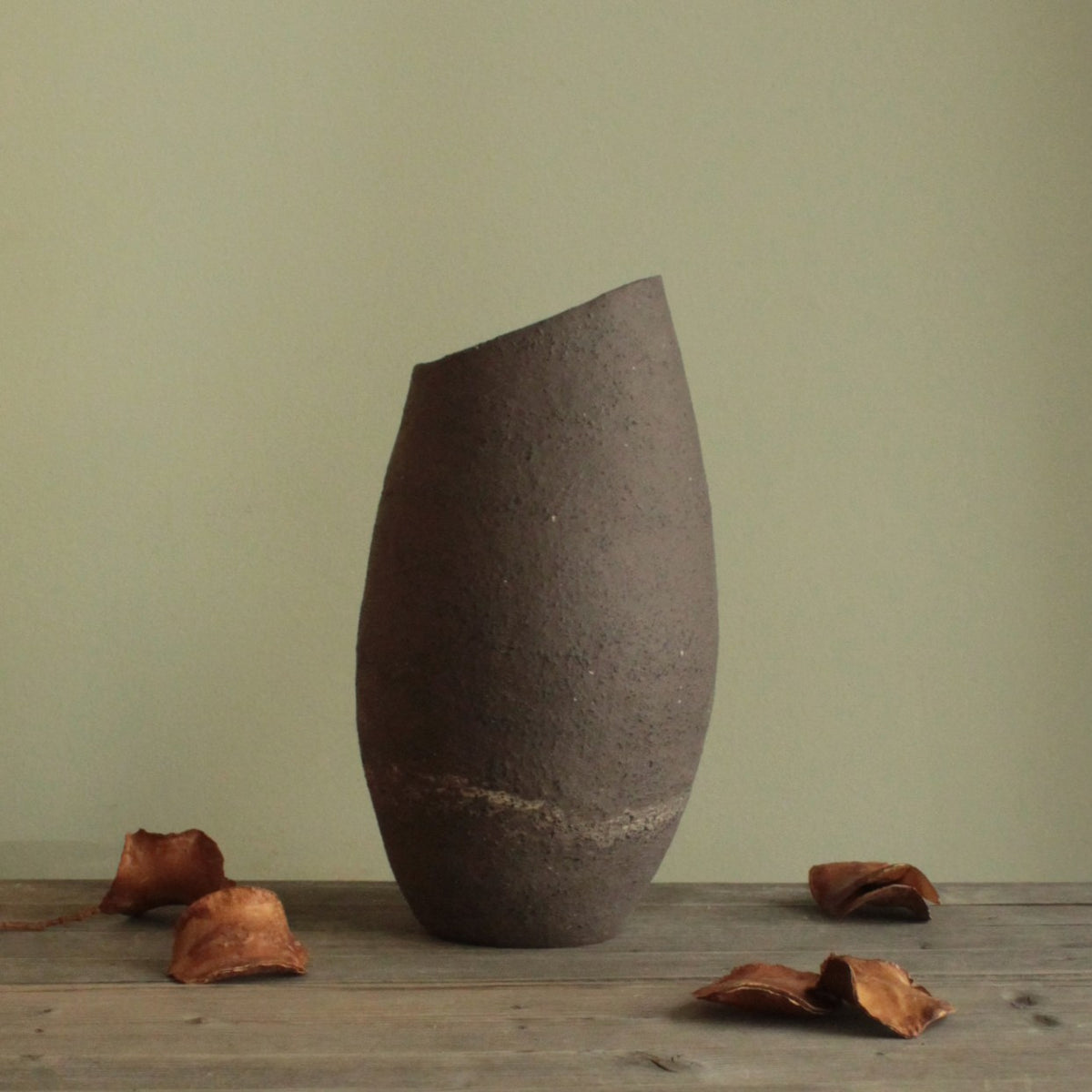 Menhir vase