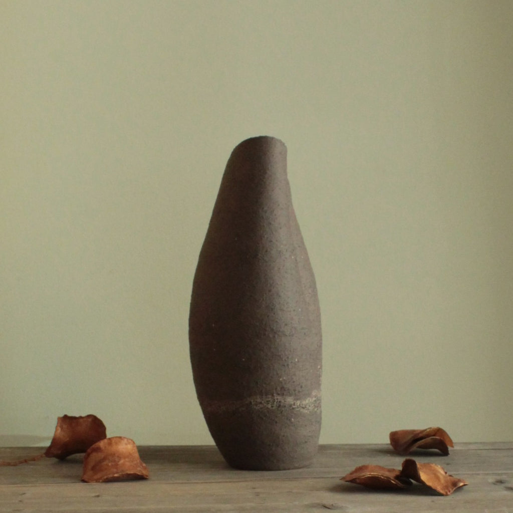 Menhir vase
