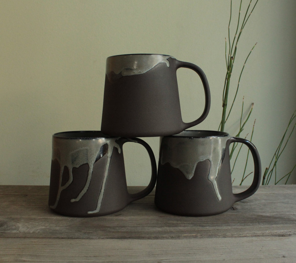 400ml Dark sage mug with drippings