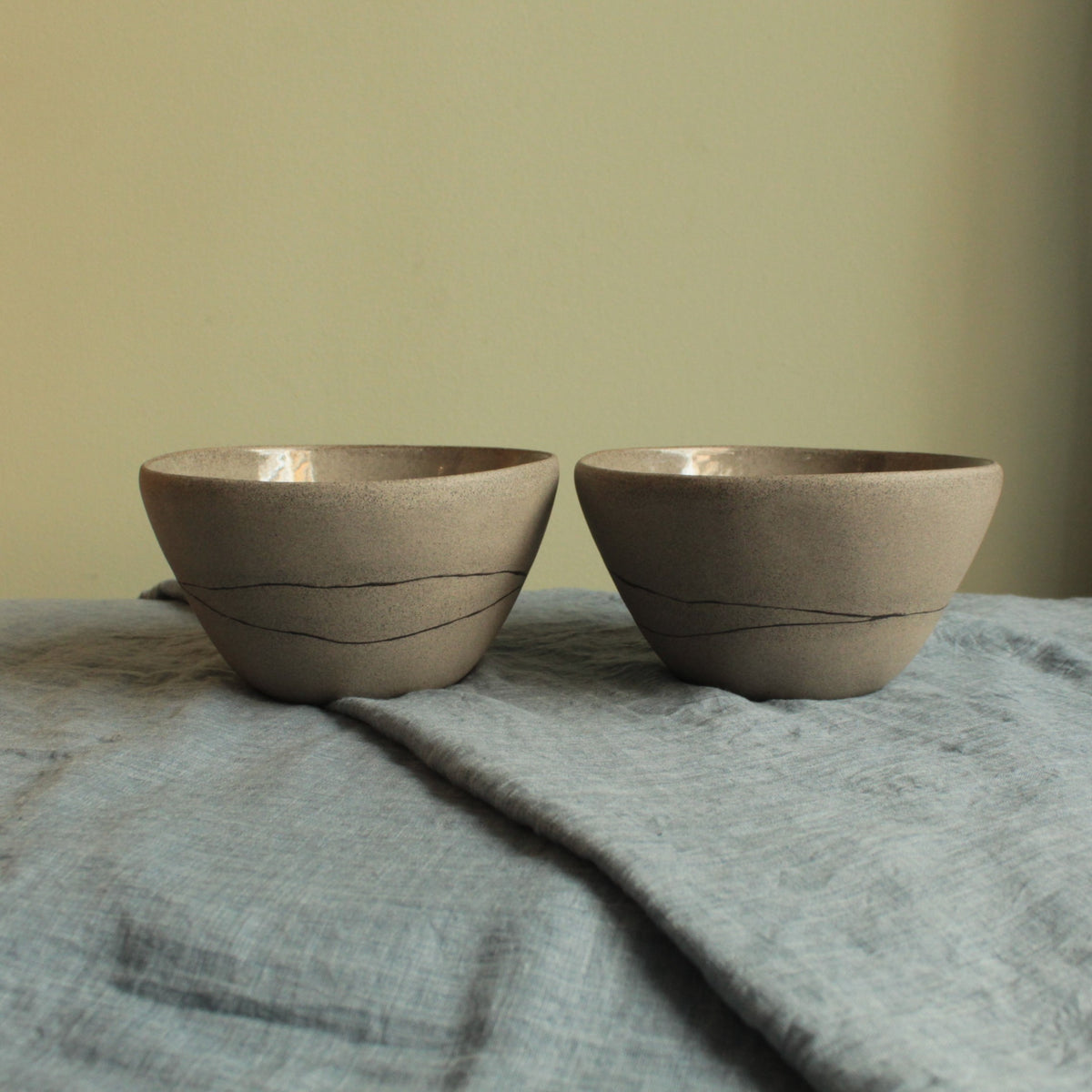 Black line bowl