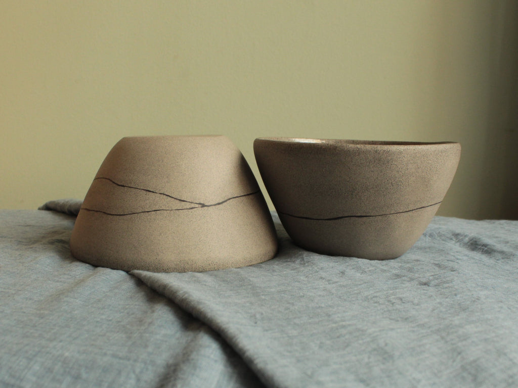 Black line bowl