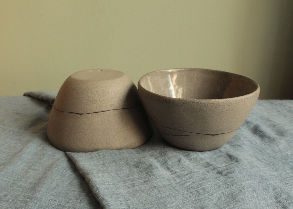 Black line bowl