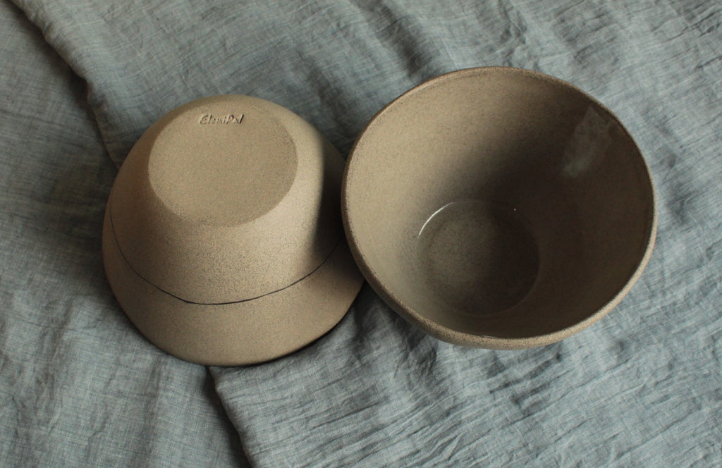 Black line bowl