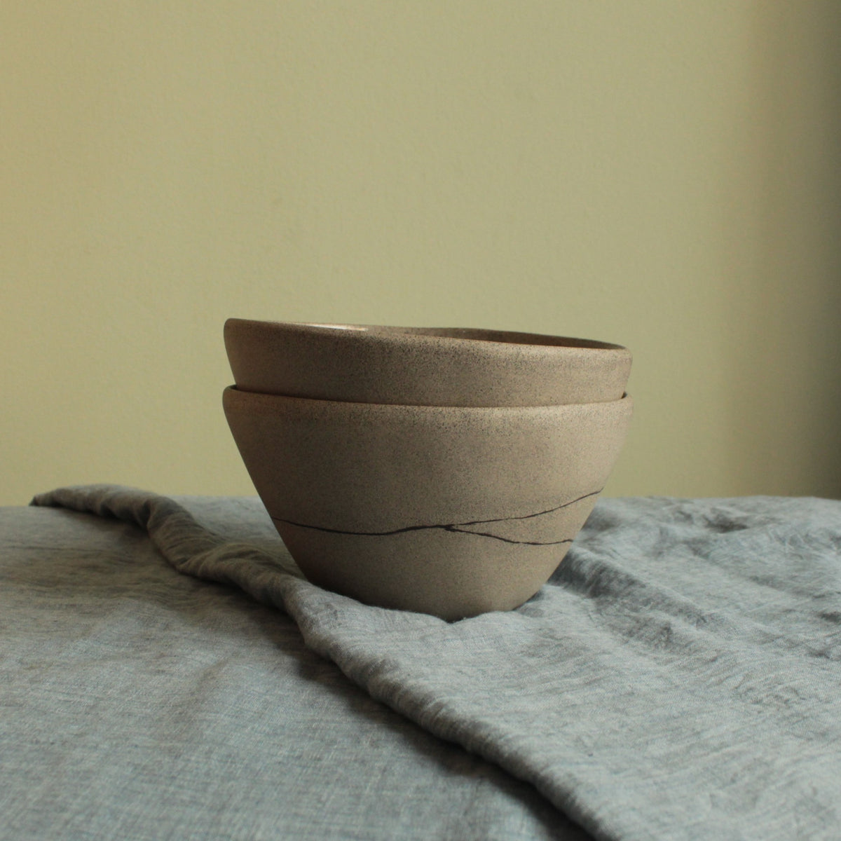 Black line bowl