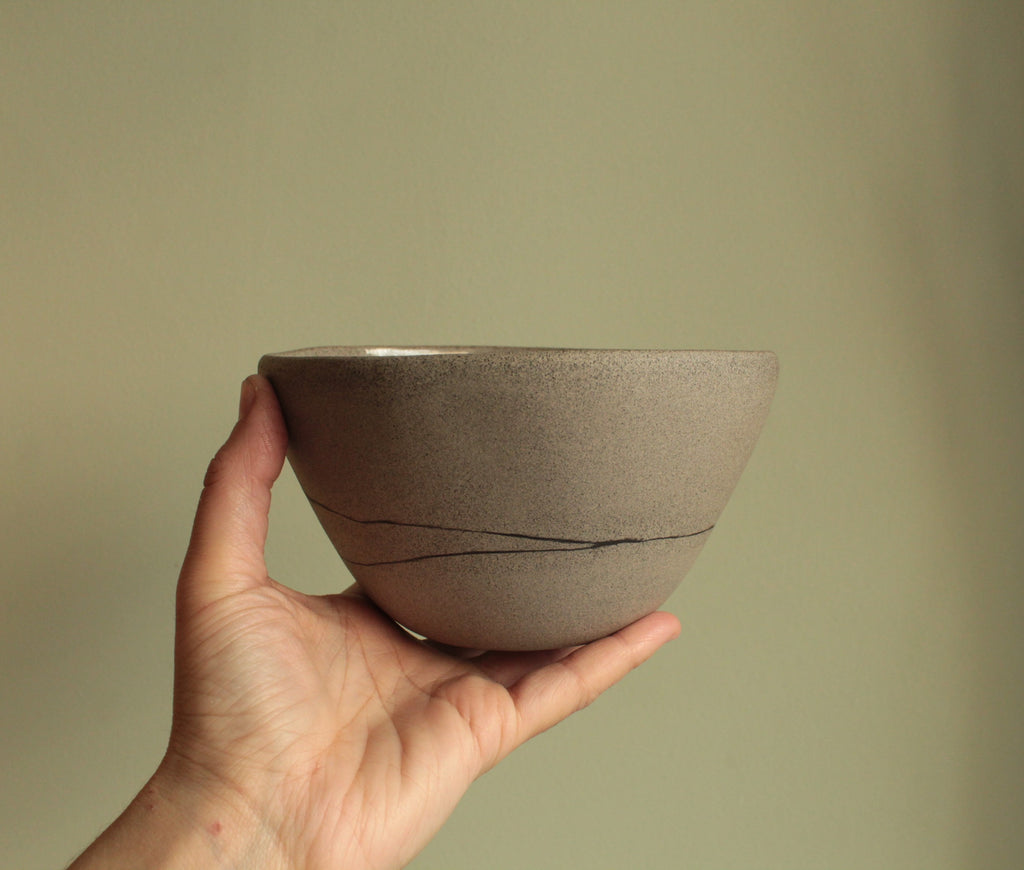 Black line bowl