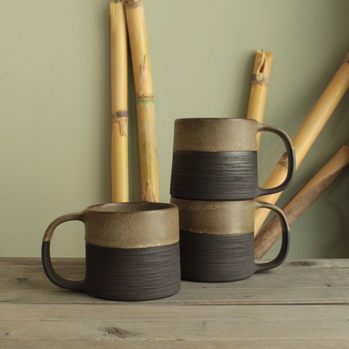 300ml Textured brown mug