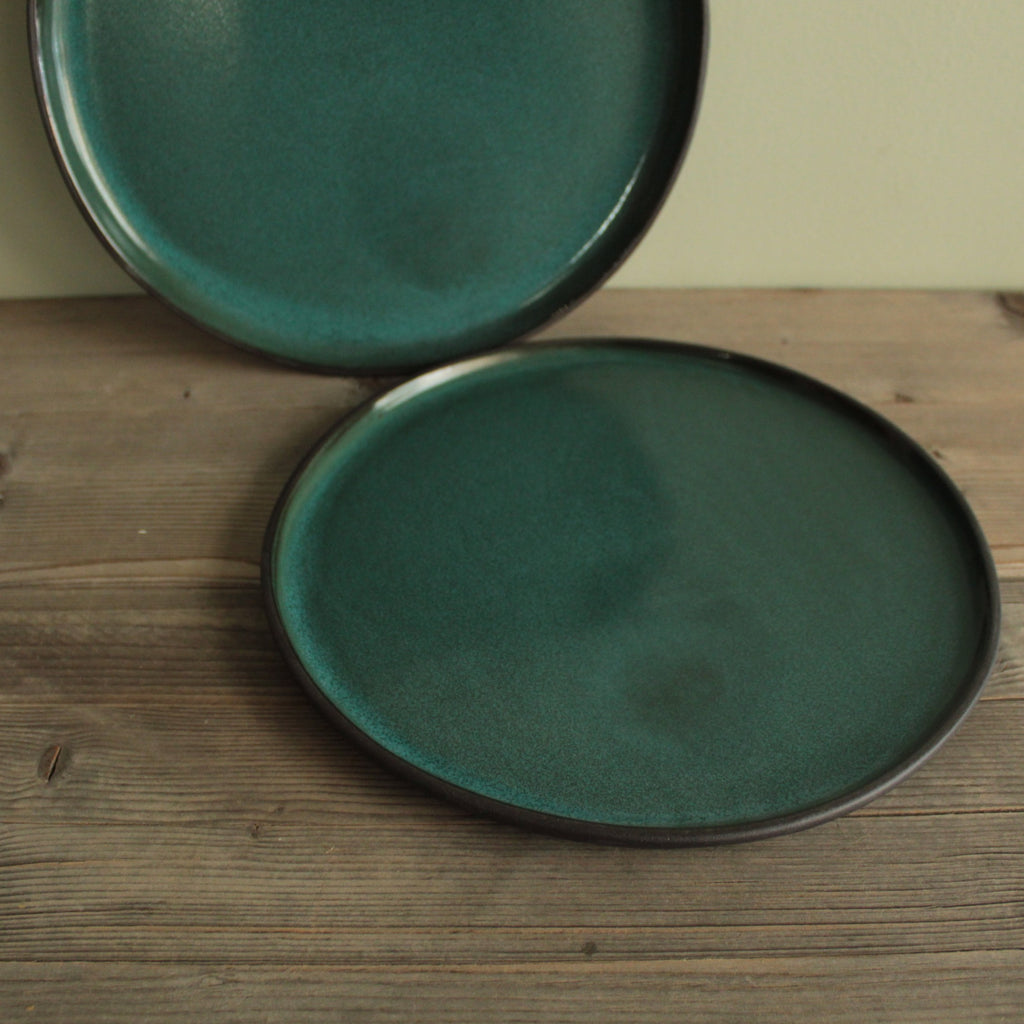 Botanical green dinner plate